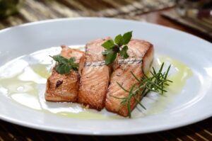 Gesundes Gericht mit Lachs für Metabolic Balance